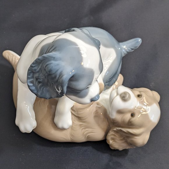 NAO Lladro Twerp & Mikie Playing Puppies Hand Painted Porcelain Retired Figurine - Picture 5 of 14